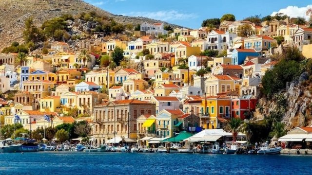 Low budget προορισμοί: 4 ελληνικά νησιά για οικονομικές και ξέγνοιαστες διακοπές το καλοκαίρι