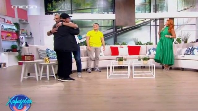 “Πεθερός” και “γαμπρός” μαζί! Η σφιχτή αγκαλιά του Γιάννη Ζουγανέλη με τον Νίκο Συρίγο μετά τις φήμες ότι διατηρεί σχέση με την κόρη του, Ελεωνόρα (Video)