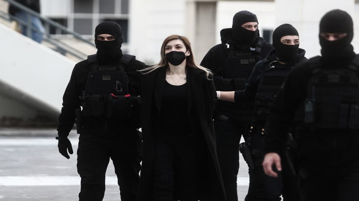 Ρούλα Πισπιρίγκου και Μάνος Δασκαλάκης ένα βήμα από το διαζύγιο – Τι συμβαίνει με τον πατέρα της Τζωρτζίνας στην πολύκροτη υπόθεση της Πάτρας (Video)
