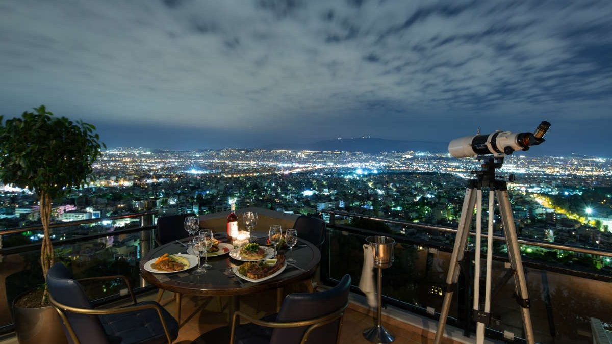 Telescope: Το πιο εντυπωσιακό café-bar-restaurant στο Χαϊδάρι