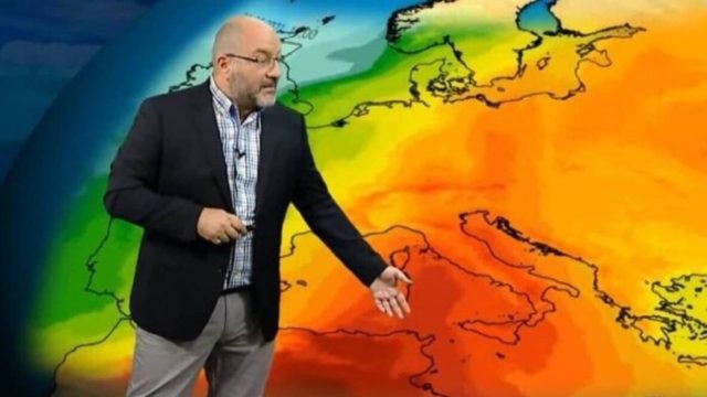 Καύσωνας: «Ανάσα» από Σάκη Αρναούτογλου – «Από τα μέσα της άλλης εβδομάδας η θερμοκρασία…»