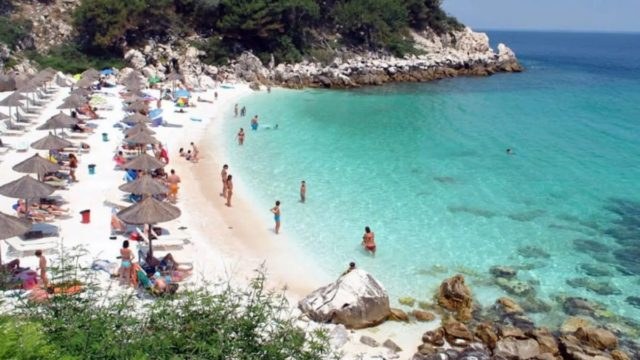 Θάσος: Κατακλύζουν το νησί μετά από 7 χρόνια Τούρκοι τουρίστες – «Ζούμε στιγμές του 2016» λέει ο πρόεδρος ξενοδόχων