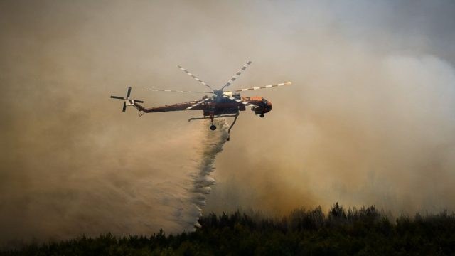Φωτιά μαίνεται στη Φθιώτιδα – Απειλεί παράρτημα ΑμεΑ Δομοκού