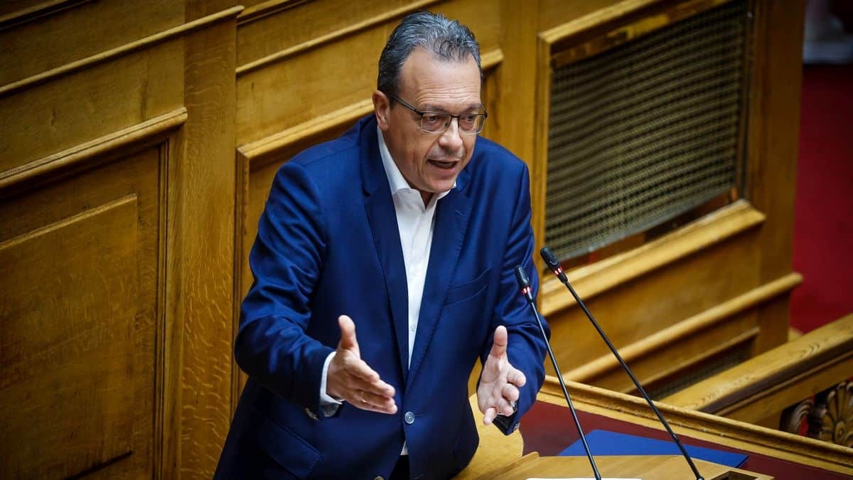 Φάμελλος για Market Pass και Youth Pass – «Είναι αποδοχή της ακρίβειας και όχι λύση της» (video)