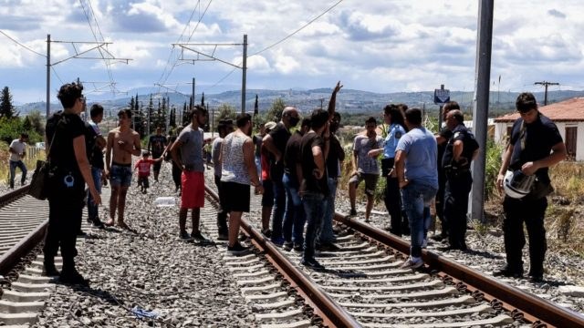 Φωτιά Λουτράκι: Με λεωφορεία τα δρομολόγια του προαστιακού Άνω Λιόσια – Κιάτο – Η ανακοίνωση της Hellenic Train