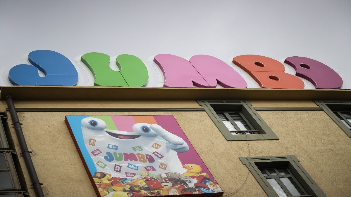 Σε «κόκκινο» συναγερμό Jumbo και Απόστολος Βακάκης – Άμεσες εξελίξεις στην εταιρεία