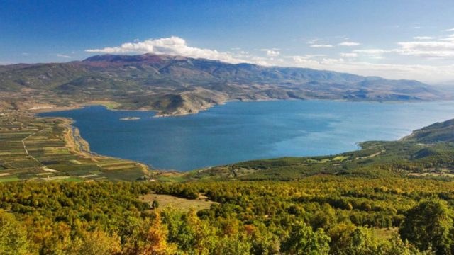 Χωρίς να ξοδέψετε μια περιουσία: Τα 5 μέρη για εναλλακτικές διακοπές που γαληνεύουν το μυαλό