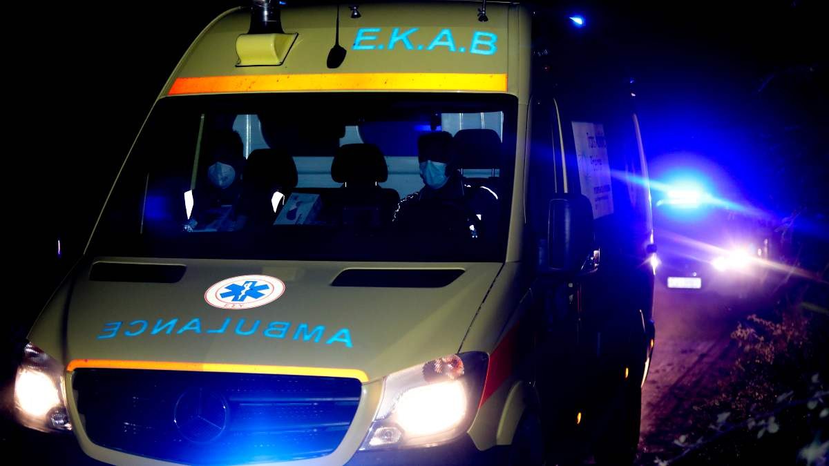 Τροχαίο στη Βούλα: Νεκρός 20χρονος στην παραλιακή – Μάχη για να κρατηθεί στη ζωή δίνει η φίλη του