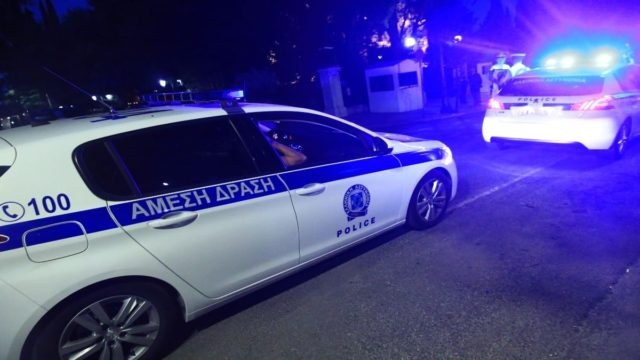 Σκηνές τρόμου στο κέντρο της Αθήνας: Πυροβολισμοί στον Άγιο Παντελεήμονα – Στο νοσοκομείο άνδρας με πολλαπλά τραύματα