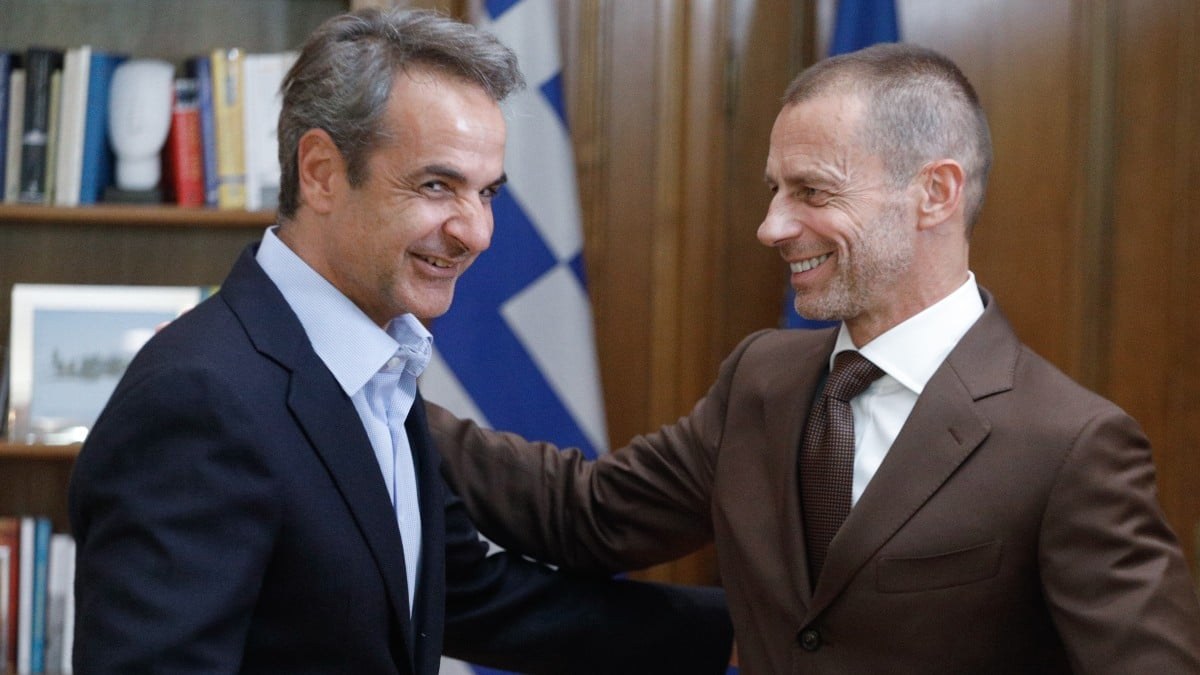 Στην Αθήνα ο πρόεδρος της UEFA μετά τα επεισόδια στη Νέα Φιλαδέλφεια: Συναντάται με Μητσοτάκη – Σύσκεψη του πρωθυπουργού με τους προέδρους ΟΣΦΠ, ΠΑΟ, ΑΕΚ, ΠΑΟΚ στο Μαξίμου