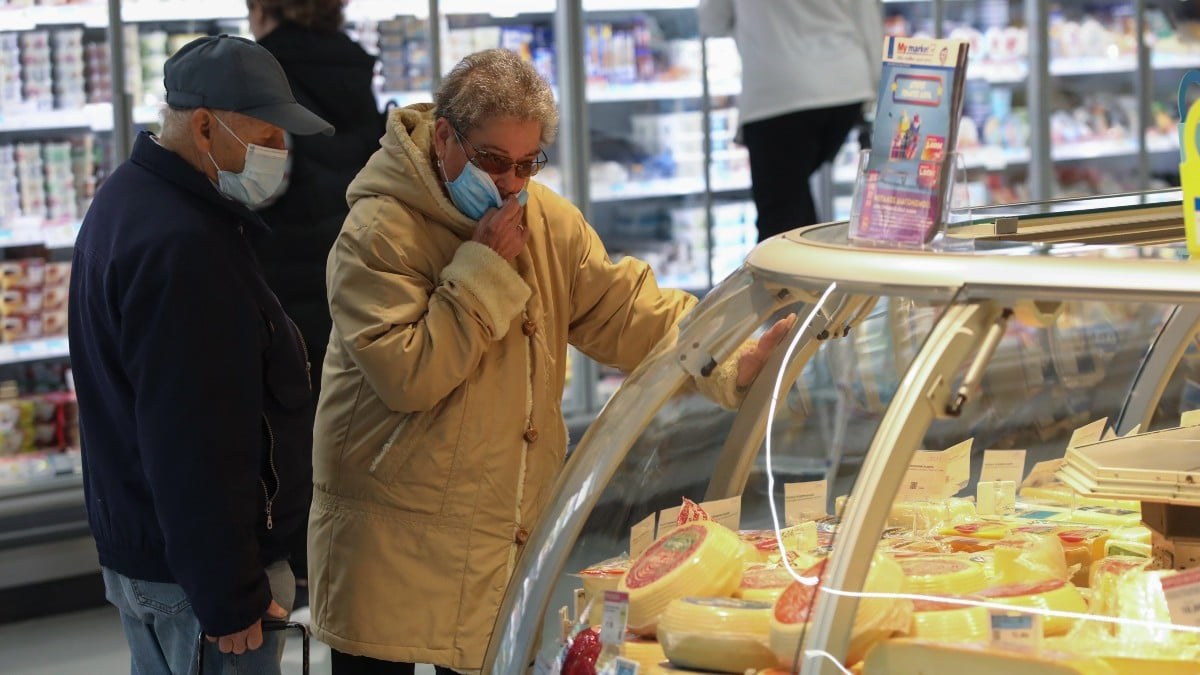 Νέο ράλι ακρίβειας φέρνουν οι πλημμύρες: Σε ποια βασικά προϊόντα θα υπάρχουν ανατιμήσεις έως και 40% – «Χρυσός» το ελαιόλαδο στα ράφια (video)