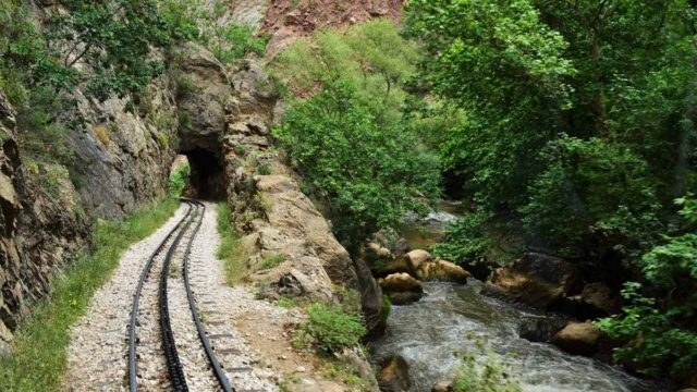 Φαράγγι Βουραϊκού: Το θαύμα της φύσης στην Πελοπόννησο και η μαγευτική διαδρομή