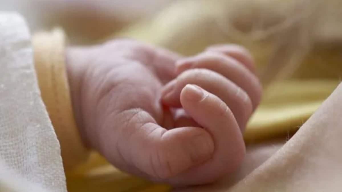 Ηράκλειο: Διασωληνωμένο 1 έτους βρέφος που έπεσε στο κενό από ξενοδοχείο
