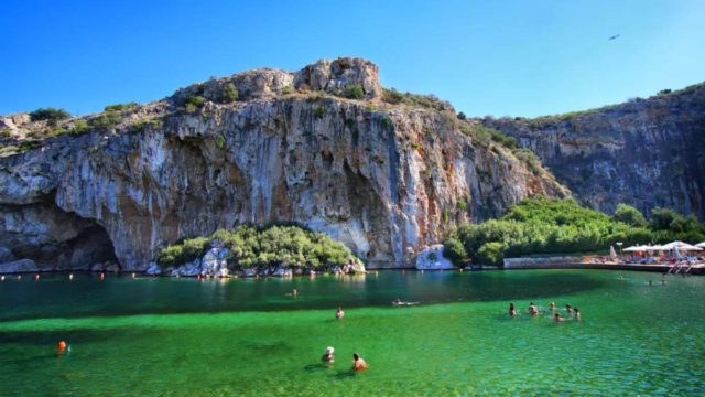 Λίμνη Βουλιαγμένης: Ο υδάτινος παράδεισος της Αττικής – Το πανέμορφο μνημείο της φύσης