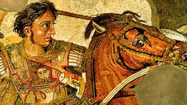 Παγκόσμιο «τράνταγμα» για τον τάφο του Μεγάλου Αλέξανδρου: «Βρήκαν το σύμβολό του σε ένα κεφάλι 0.60 μέτρων και 80 κιλών…»