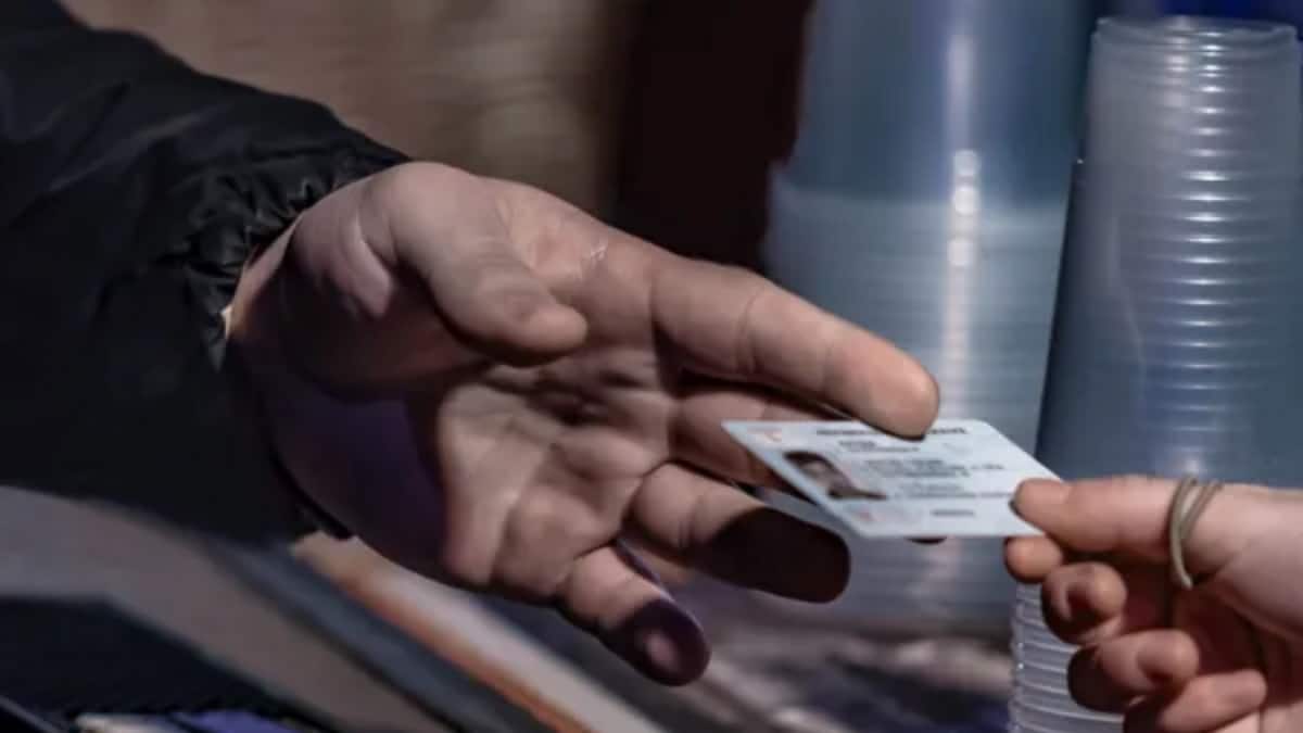 Στο Συμβούλιο της Επικρατείας οι φωτογράφοι για τις νέες ταυτότητες: «Σε έναν χρόνο δε θα υπάρχουν φωτογραφεία – Η αστυνομία μας παίρνει το καθημερινό μεροκάματο» (video)