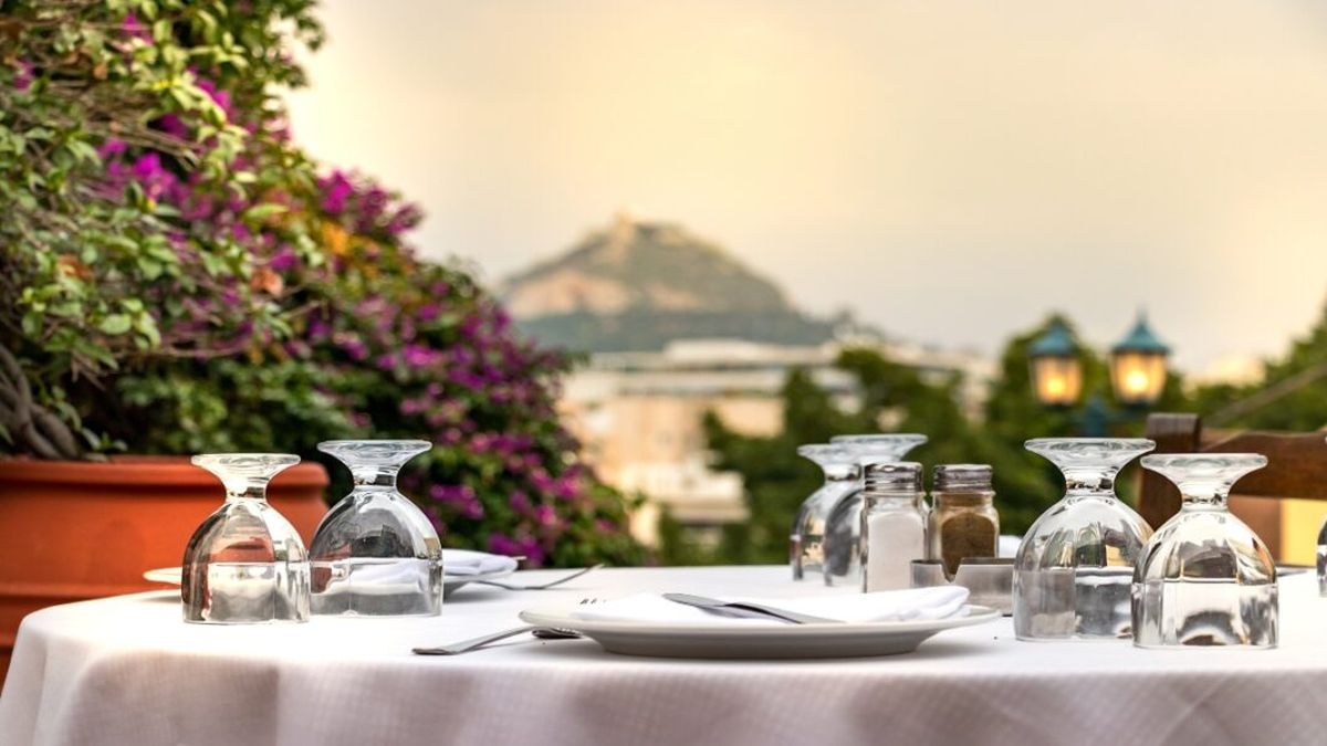 Unveiling the Greek cuisine through the exceptional culinary scene of Athens