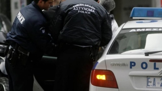 Πρέβεζα: Αυτοί έκαναν μπάνιο και η τύχη τους δούλευε – Τους άνοιξαν τα αμάξια και τους ξάφριζαν