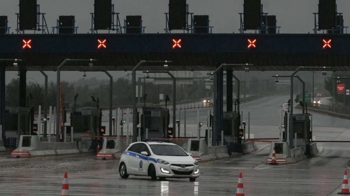 Αναστάτωση σε διόδια: Τσάκωσαν άνδρα με αυτοσχέδιο εκρηκτικό μηχανισμό