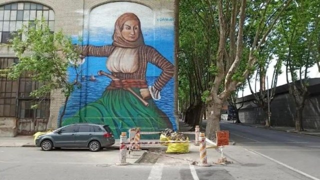 Ένα τεράστιο γκράφιτι που απεικονίζει την Μπουμπουλίνα δημιουργήθηκε στην Ουρουγουάη
