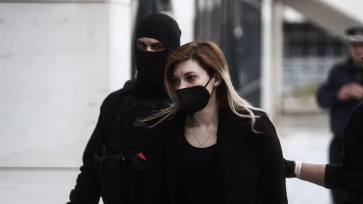 Η Ρούλα Πισπιρίγκου με το αποφυλακιστήριο στα χέρια: Τέλoς η προσωρινή της κράτηση για το θάνατo της Τζωρτζίνας!