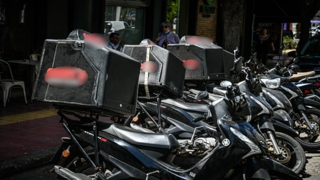 «Η παραγγελία αργεί αν δεν αφήσεις φιλοδώρημα», θα προειδοποιεί πλέον εφαρμογή για delivery – Ποια είναι και ο σάλος που έχει προκαλέσει