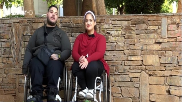 Συγκινεί ένας έρωτας που νίκησε όλες τις δυσκολίες: Αντιμετωπίζουν τα κινητικά τους προβλήματα με χιούμορ και γίνονται… viral στο ΤikΤok (Video)