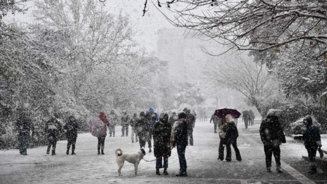 Ψυχρό «κολαστήριο» από τα Μερομήνια: «Πολικό ψύχος τον Ιανουάριο – Δεν αποκλείονται πλημμυρικά φαινόμενα»