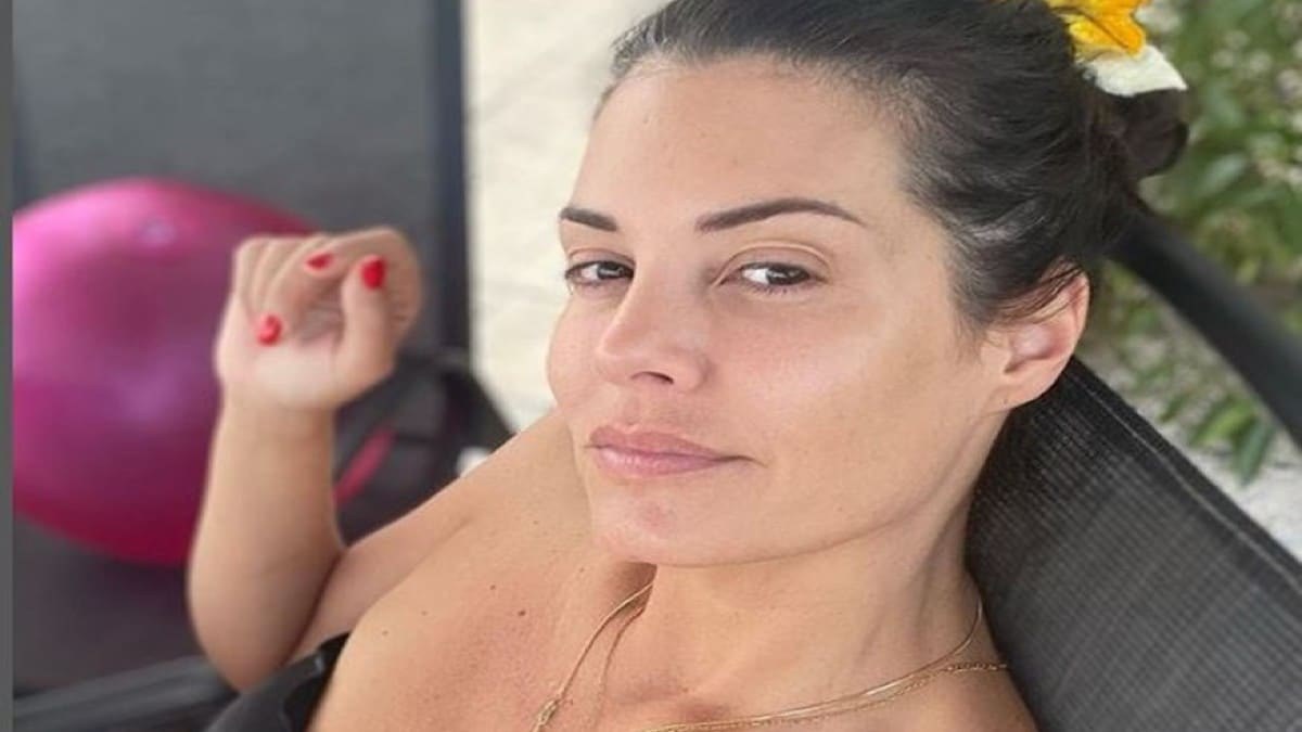 Σκέτη κόλαση η Μαρία Κορινθίου: Οι πόζες με μαύρα εσώρουχα, ζαρτιέρες και ολόσωμη διάφανη φόρμα που «έριξαν» το Instagram (photo-video)