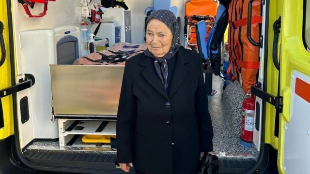 Συγκινεί συνταξιούχος αγρότισσα: Δώρισε από το υστέρημά της ασθενοφόρο στο νοσοκομείο Μεσολογγίου (photos)