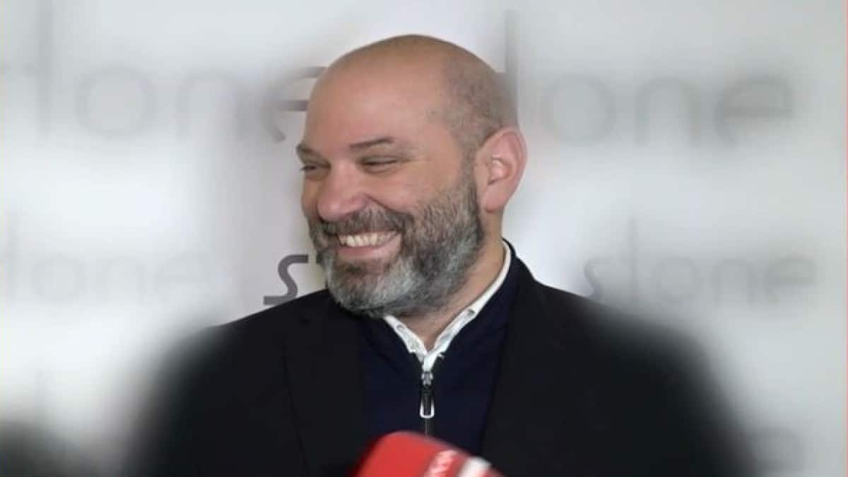 Ο Γιώργος Λάγιος σκέφτεται να στειρωθεί: «Αυτή την περίοδο με βρίσκετε άτεκνο! Όπως άλλοι σας καλούν σε βαφτίσια εγώ θα σας καλέσω στη στείρωσή μου» (Video)