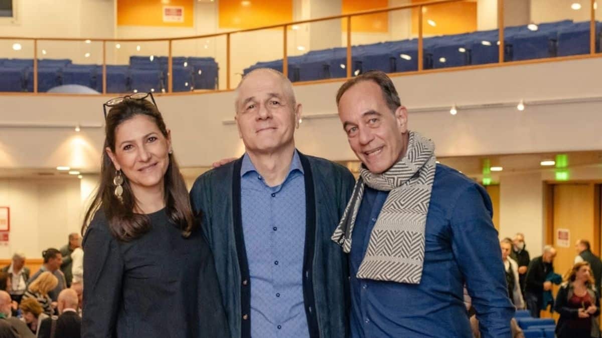 Πλήθος κόσμου στην παρουσίαση του νέου βιβλίου του Μώρις Σιακκή, «Λογιών λογιών λόγια»