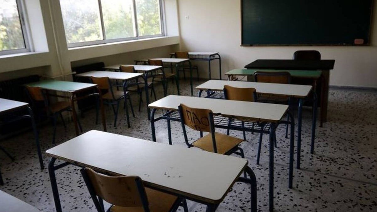 Ναύπακτος: Απίστευτο περιστατικό με 13χρονο που “έγδυνε” συμμαθήτριές του και μοίραζε τις φωτογραφίες τους
