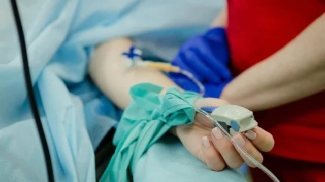 Τραγικό τέλος στο Ηράκλειο: Εγκεφαλικά νεκρή η 17χρονη που υπέστη αλλεργικό σοκ στην πενταήμερη