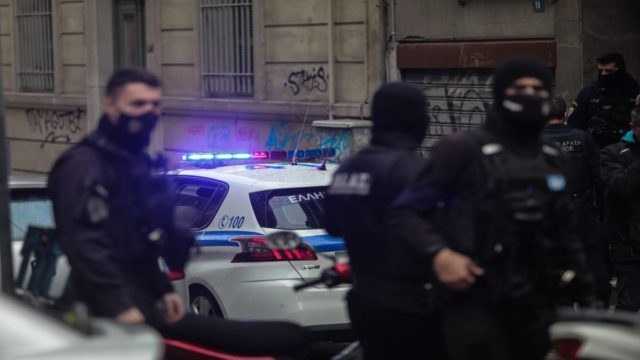 Βι@σμός ανήλικης στα Πατήσια: Προφυλακίστηκε ο 56χρονος που κακοποιούσε την κόρη της συντρόφου του –  Ισχυρίστηκε ότι υπήρχε συναίνεση από το κοριτσάκι (video)