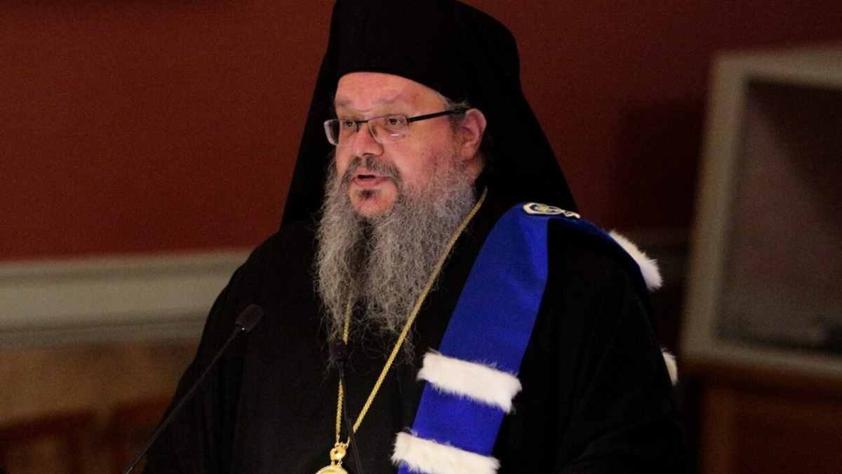 Μητροπολίτης Λαρίσης για ομόφυλα ζευγάρια: «Αν αύριο ζητήσει κάποιος να κάνει γάμο με το δέντρο, θα πούμε και σε αυτό ναι;»