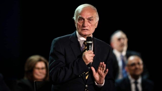 Κρίσιμες ώρες για τον Μανώλη Μαυρομμάτη: Σταμάτησε η διαδικασία αφύπνισής του