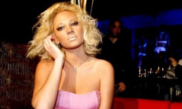 Σοκάρει η εικόνα της Τζούλιας Αλεξανδράτου: «Σκελετός» στα νέα βίντεο, ανησυχία στους θαυμαστές – Δείτε πώς είναι σήμερα