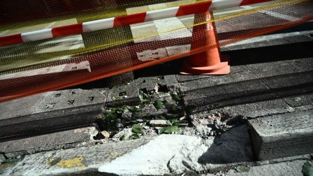 Βόμβα στο υπουργείο Εργασίας: Φόβοι για δεύτερο χτύπημα όσο καθυστερεί η ανάληψη ευθύνης – Έρευνες για γιάφκα στην Αθήνα (video)