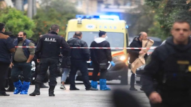 Έγκλημα στη Νίκαια: «Βοήθεια, μην τον σκοτώσεις» – Τα σπαρακτικά πρώτα λόγια της κόρης του δράστη (video)