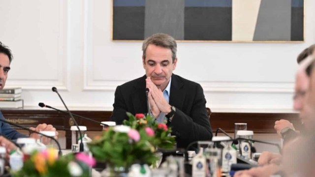Μητσοτάκης σε αγρότες: Προχωράμε με το χαμηλό ηλεκτρικό ρεύμα σε ορίζοντα 10ετιας