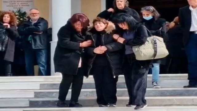 Έγκλημα στη Νίκαια: «Συγχώρεσέ με Στέλιο» – Ξέσπασε σε λυγμούς η πεθερά του 40χρονου που δολοφονήθηκε