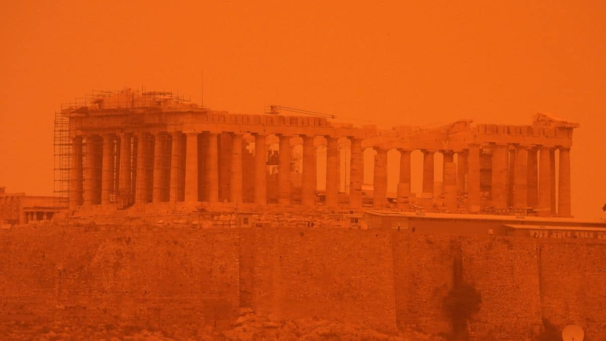 Το αποκάλυψε επιτέλους ο Κολυδάς – Γιατί «κοκκίνισε» ο ουρανός στην Αθήνα!