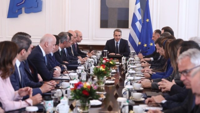 Κατώτατος μισθός: Από σήμερα 01/04 η αύξηση σε 830 ευρώ (video)