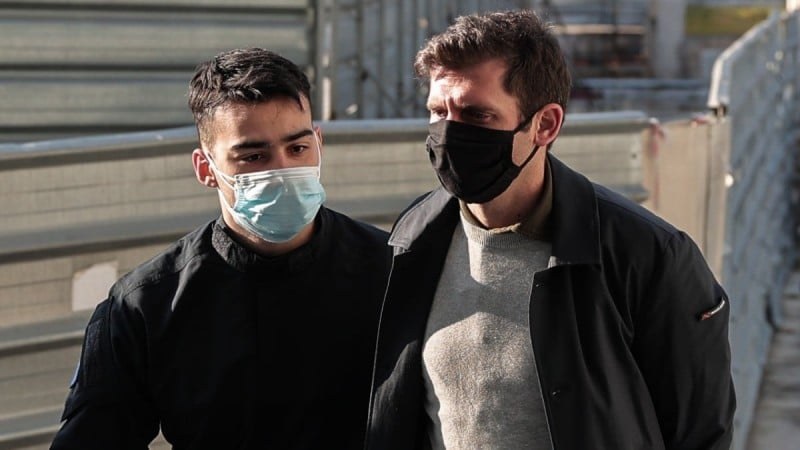 Δίκη προπονητή ιστιοπλοΐας: «Της στέρησε την παιδιή της ηλικία» – Ξεσπά η μητέρα της Αμαλίας