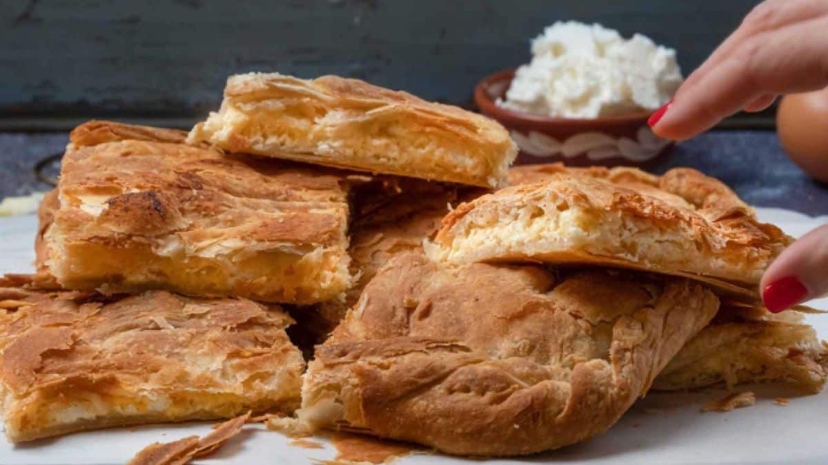 Μούρλια τυρόπιτα όπως μας την έμαθε η γιαγιά
