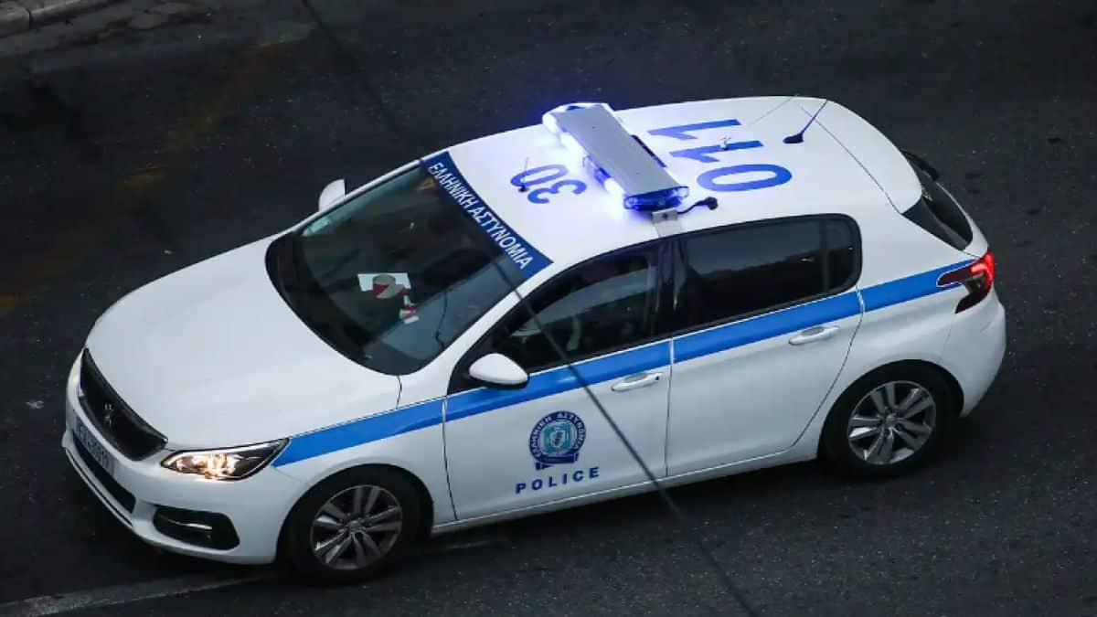Άγρια επεισόδια στο Αιγάλεω: Πιάστηκαν στα χέρια επειδή τράκαραν – Παρέσυραν 43χρονο
