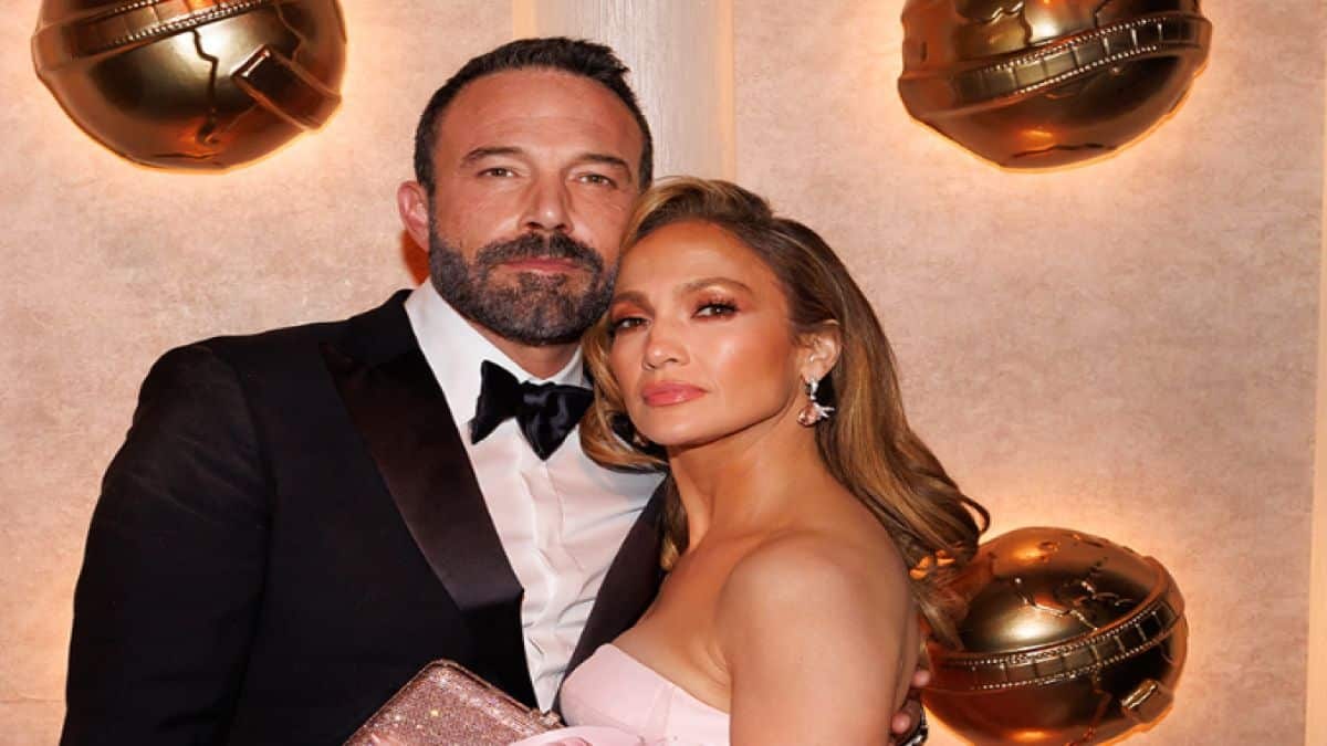 Jennifer Lopez- Ben Affleck: Αυξάνονται οι φήμες περί διαζυγίου – Με γυμνά χέρια κυκλοφορεί ο διάσημος ηθοποιός