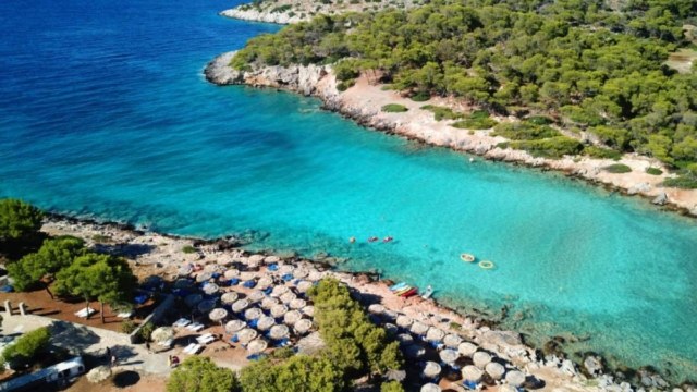 «Διαμαντένιος» προορισμός: Η παραλία που θυμίζει Καραϊβική αλλά βρίσκεται μόλις μια ώρα μακριά από την Αθήνα!