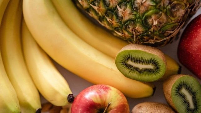 Κι όμως όλοι τα κάνουμε: Αυτά είναι τα 5 συνηθισμένα λάθη όταν αποθηκεύουμε τα φρούτα μας